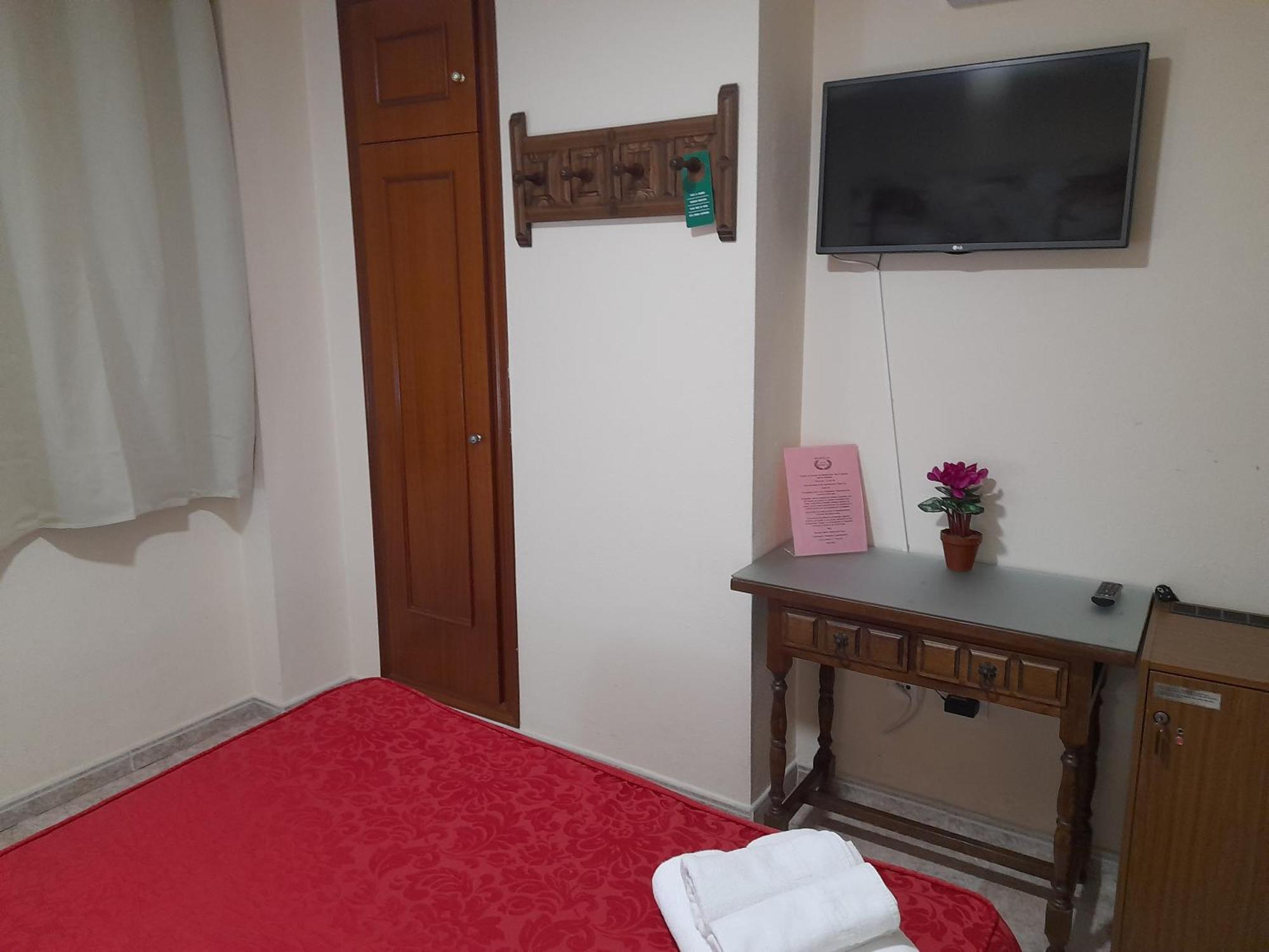 Hostal San Roque Guadalajara Exterior foto